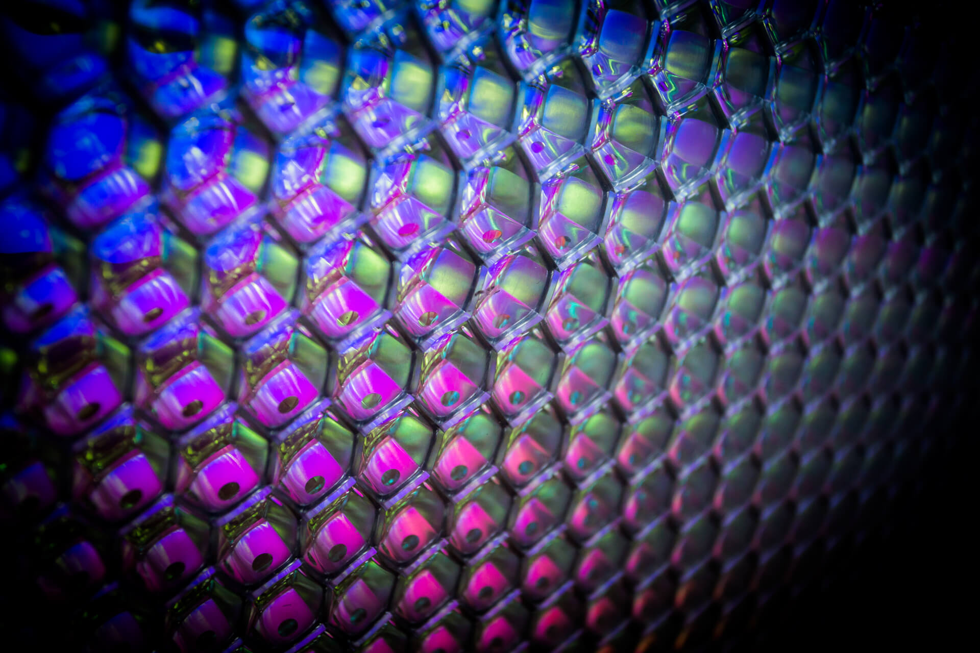 Polycarbonate honeycomb composite panels - colour honeycomb cells